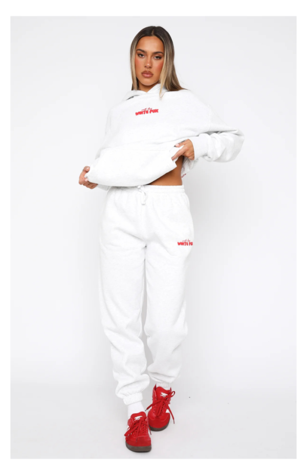 White Fox Sweatpants In The UK ‘The Most Comfortable’ Comfort, And Almost Perfect Looks!