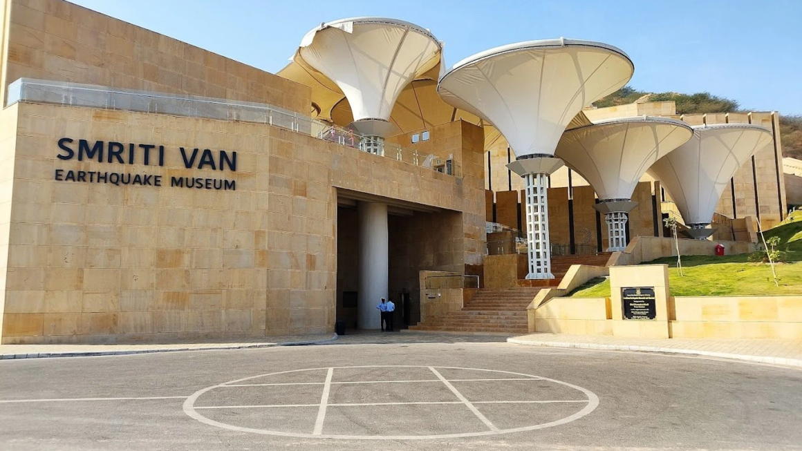 cheapest package for rann utsav